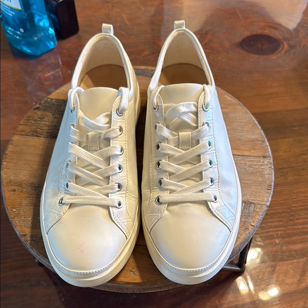 Vionic Cream Oxfords